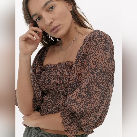 Urban Outfitters Sierra Smocked Puff Sleeve Blouse - Picture 2 of 7